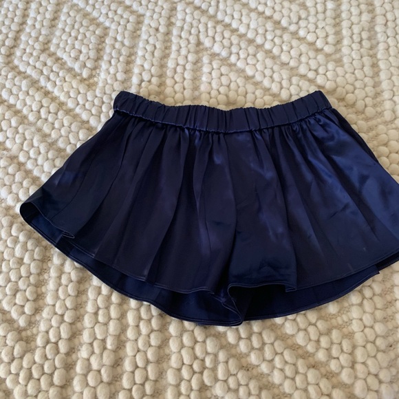 Rag & Bone “Goa” Satin Pleated Shorts - Picture 4 of 5